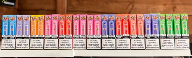 LIGHT UP DISPOSABLE VAPES